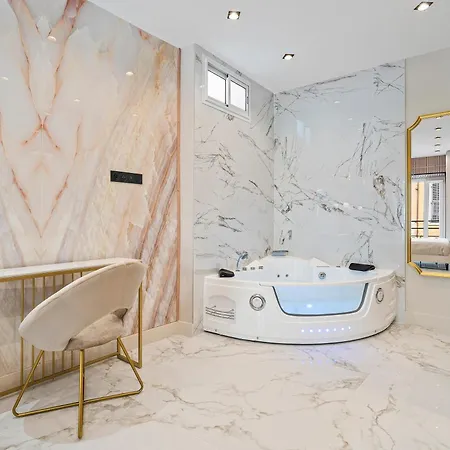 Renting - 8france - Luxury & Comfort Jacuzzi Massena Ницца