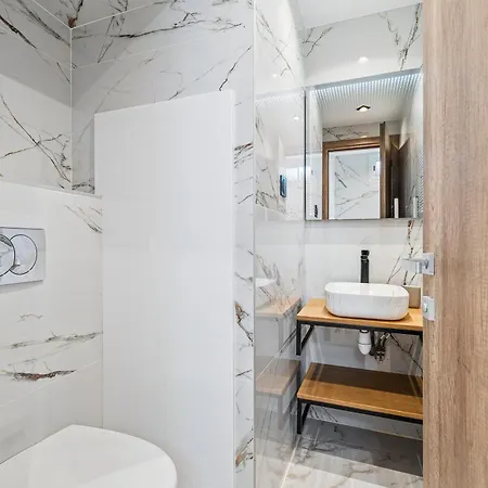 Renting - 8france - Luxury & Comfort Jacuzzi Massena * Nice